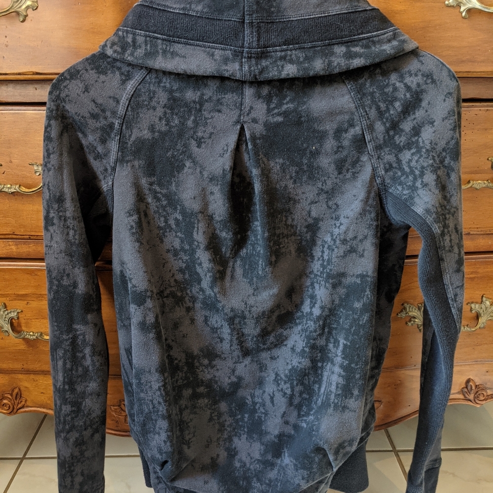 Lululemon Jacket - Picture 3 of 3